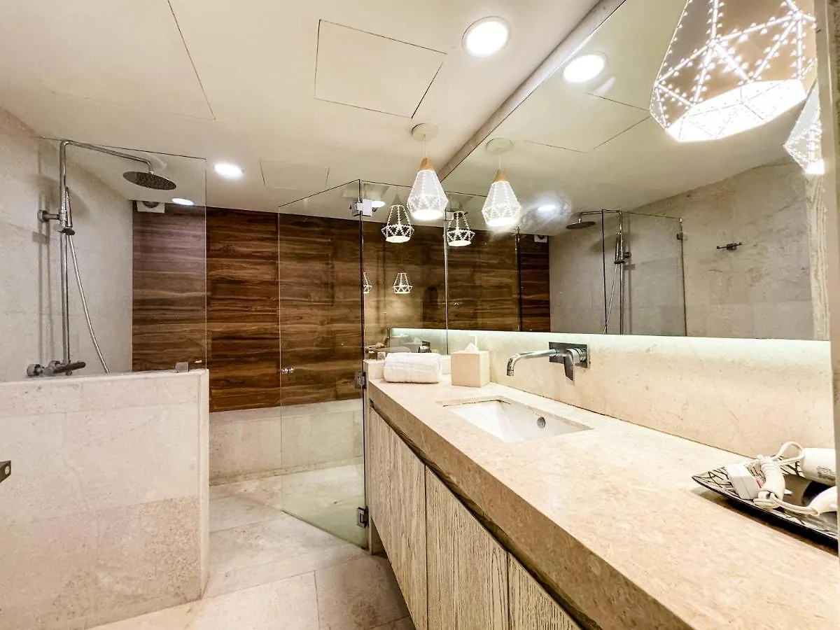Ata30 -2 Bed Suite Gym Parking Wifi Beach Club Playa del Carmen Apartment