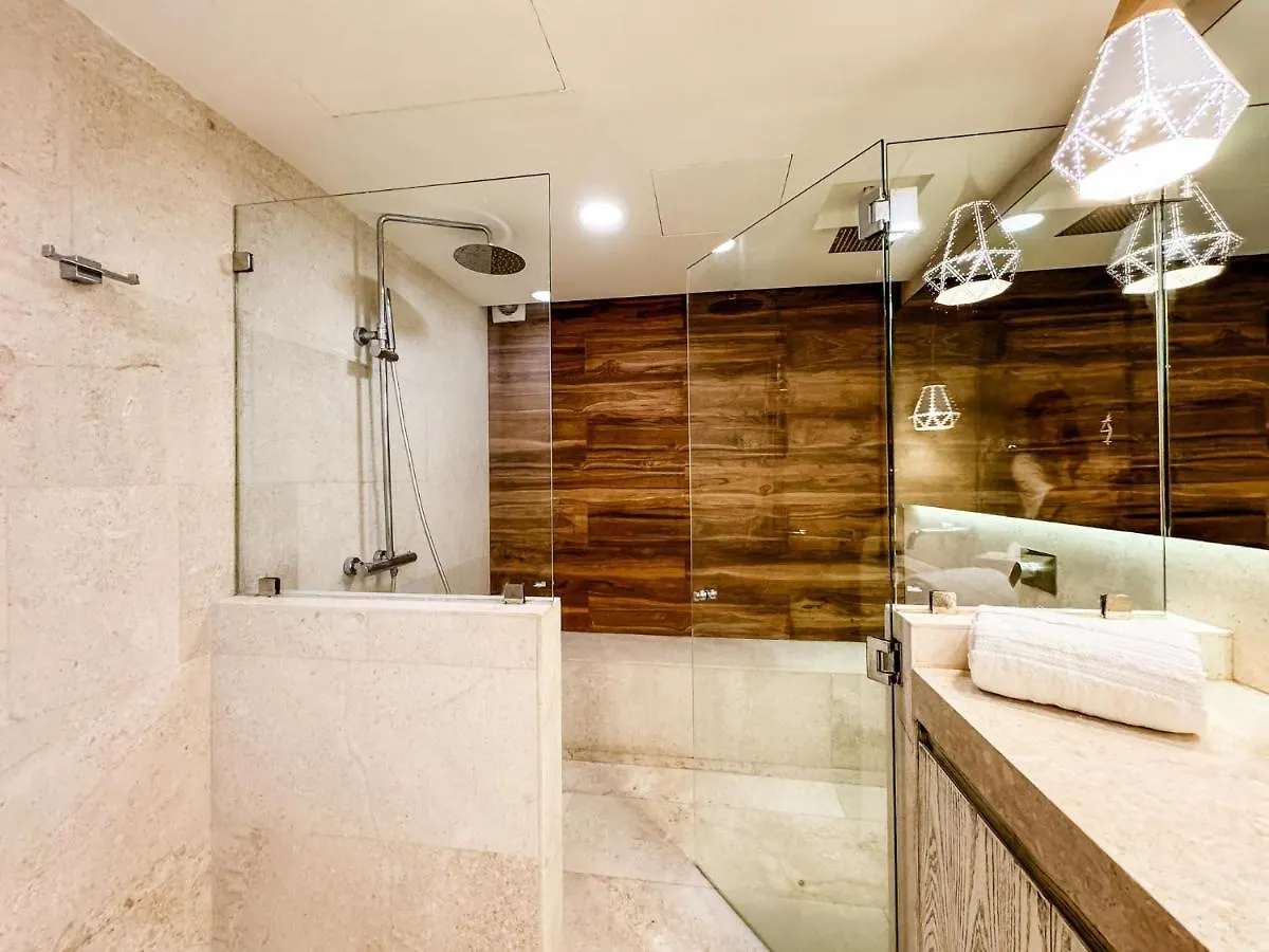 Ata30 -2 Bed Suite Gym Parking Wifi Beach Club Playa del Carmen Apartment