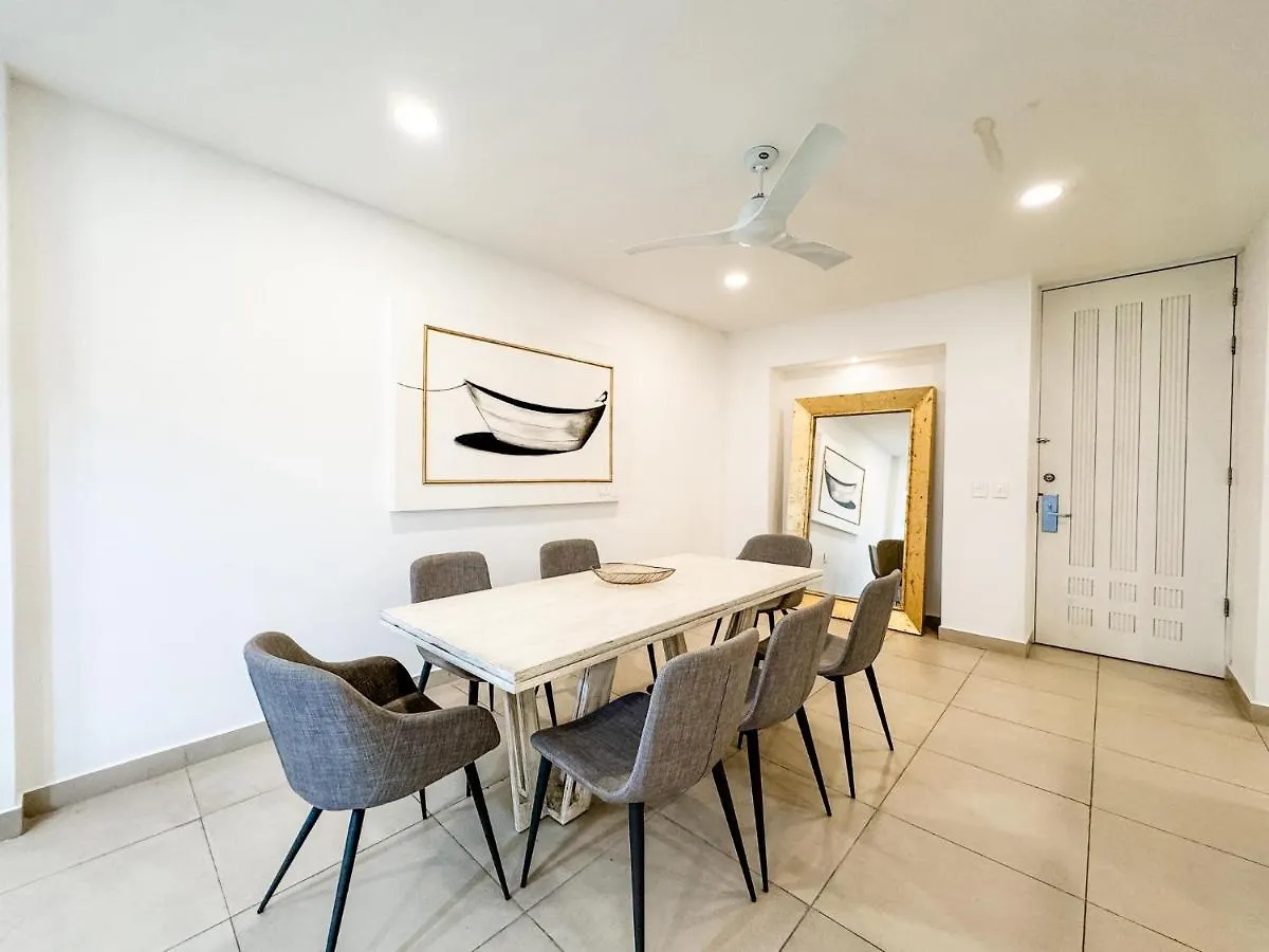 Ata30 -2 Bed Suite Gym Parking Wifi Beach Club Playa del Carmen Apartment